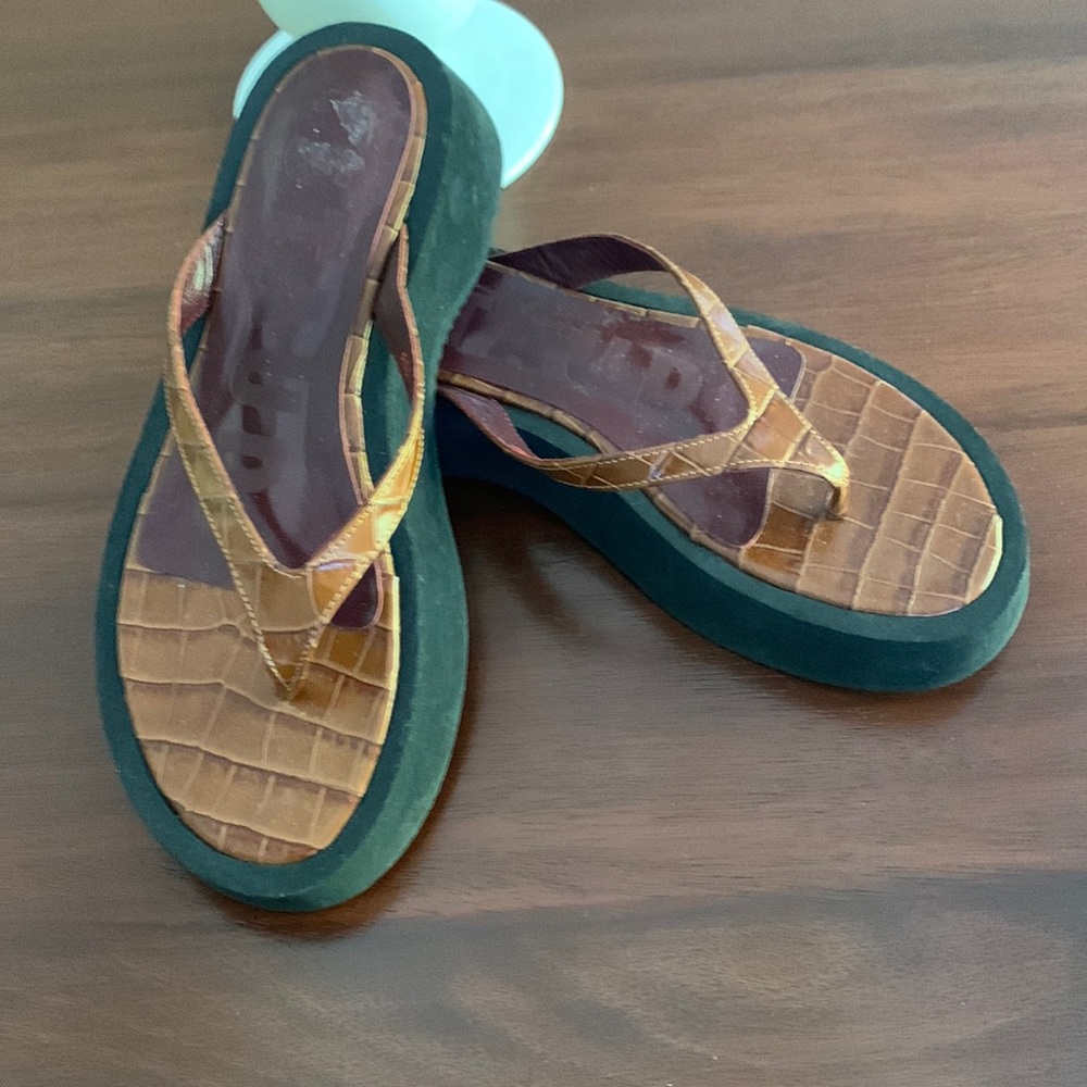 NWOT STAUD flip flop, 6